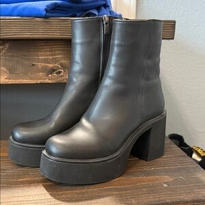 Steve Madden Black Chunky Heel Boots